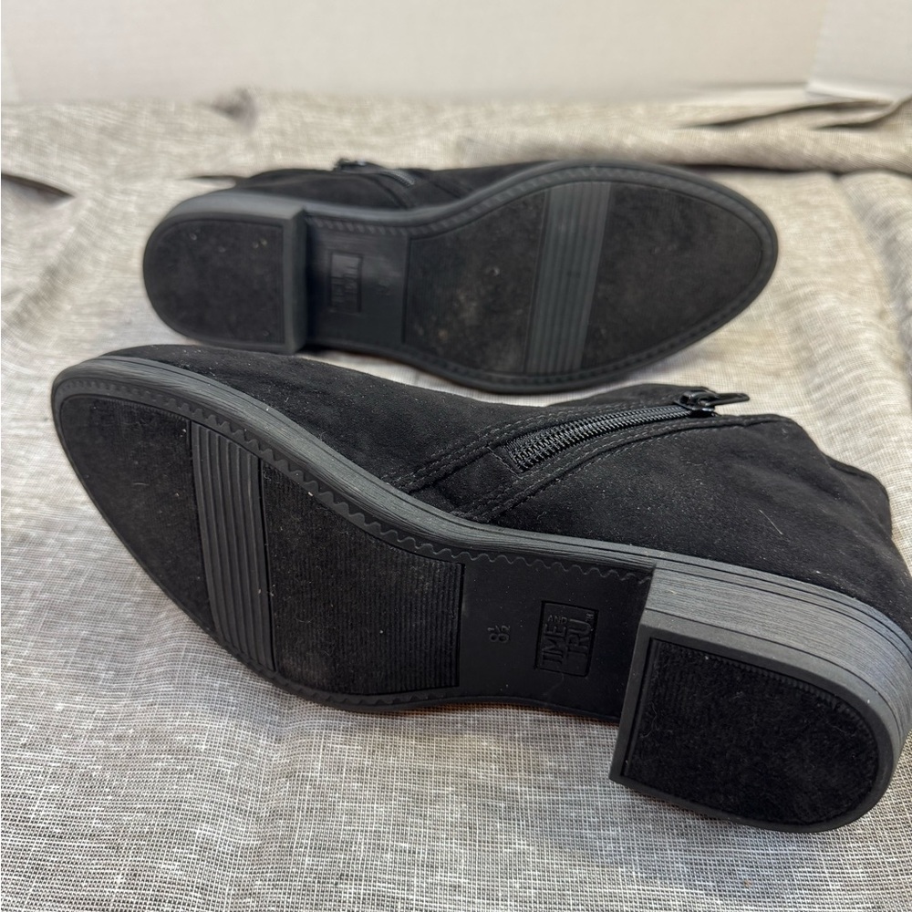 Sleek Black Ankle Booties with Minimalist Design - Picture 6 of 6
